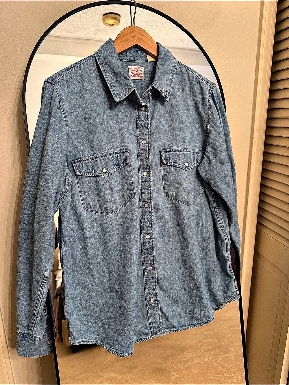 Levi's Denim Snap-Front Shirt Size Large Like New